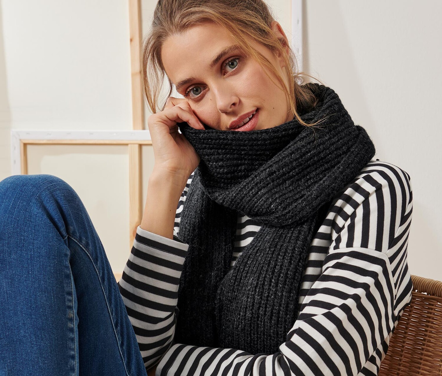 Вязаный шарф Tchibo, антрацит пестрый
Вязаный шарф Tchibo, антрацит пестрый