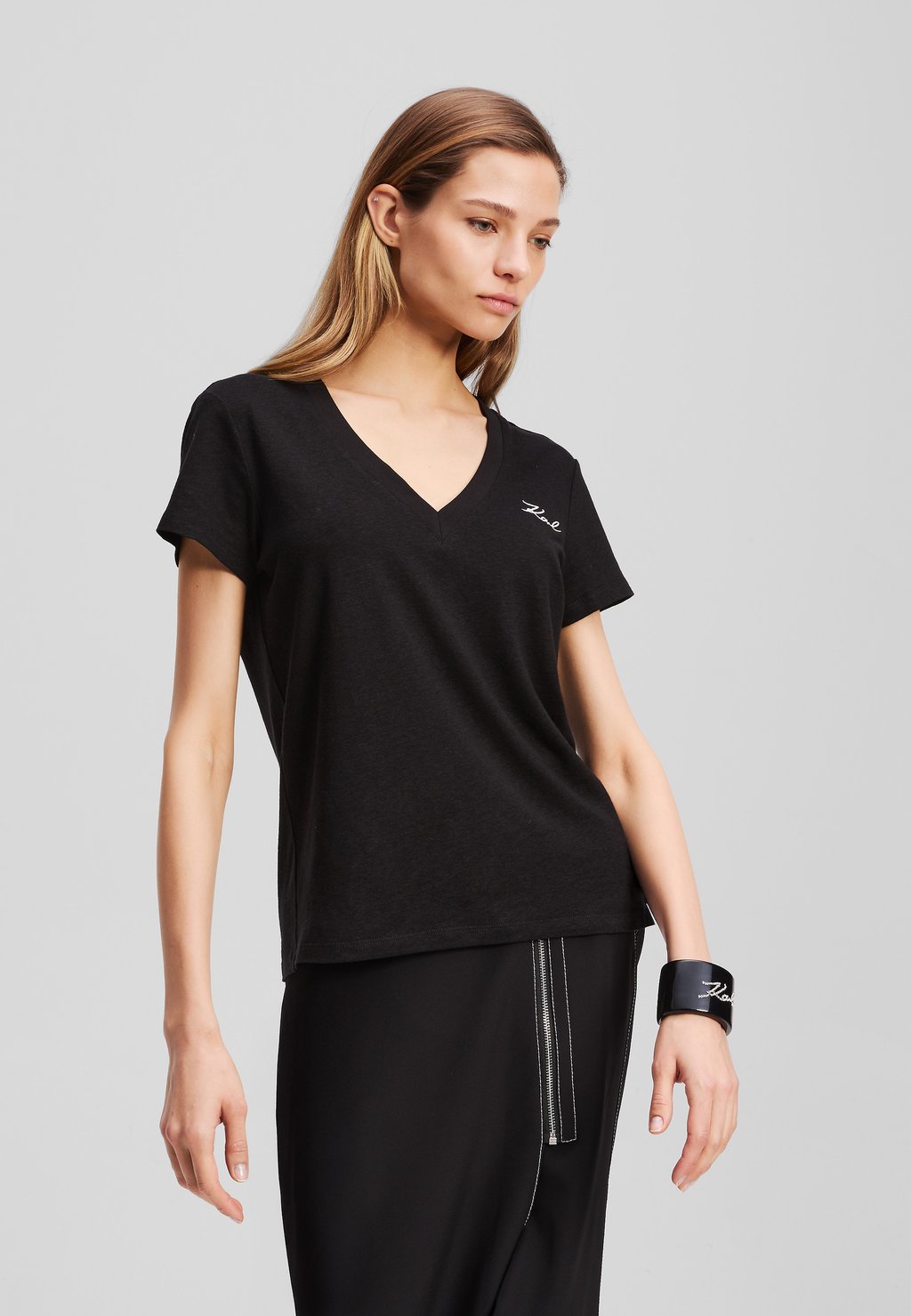 Базовая футболка KARL LAGERFELD, черный
Базовая футболка KARL LAGERFELD, черный