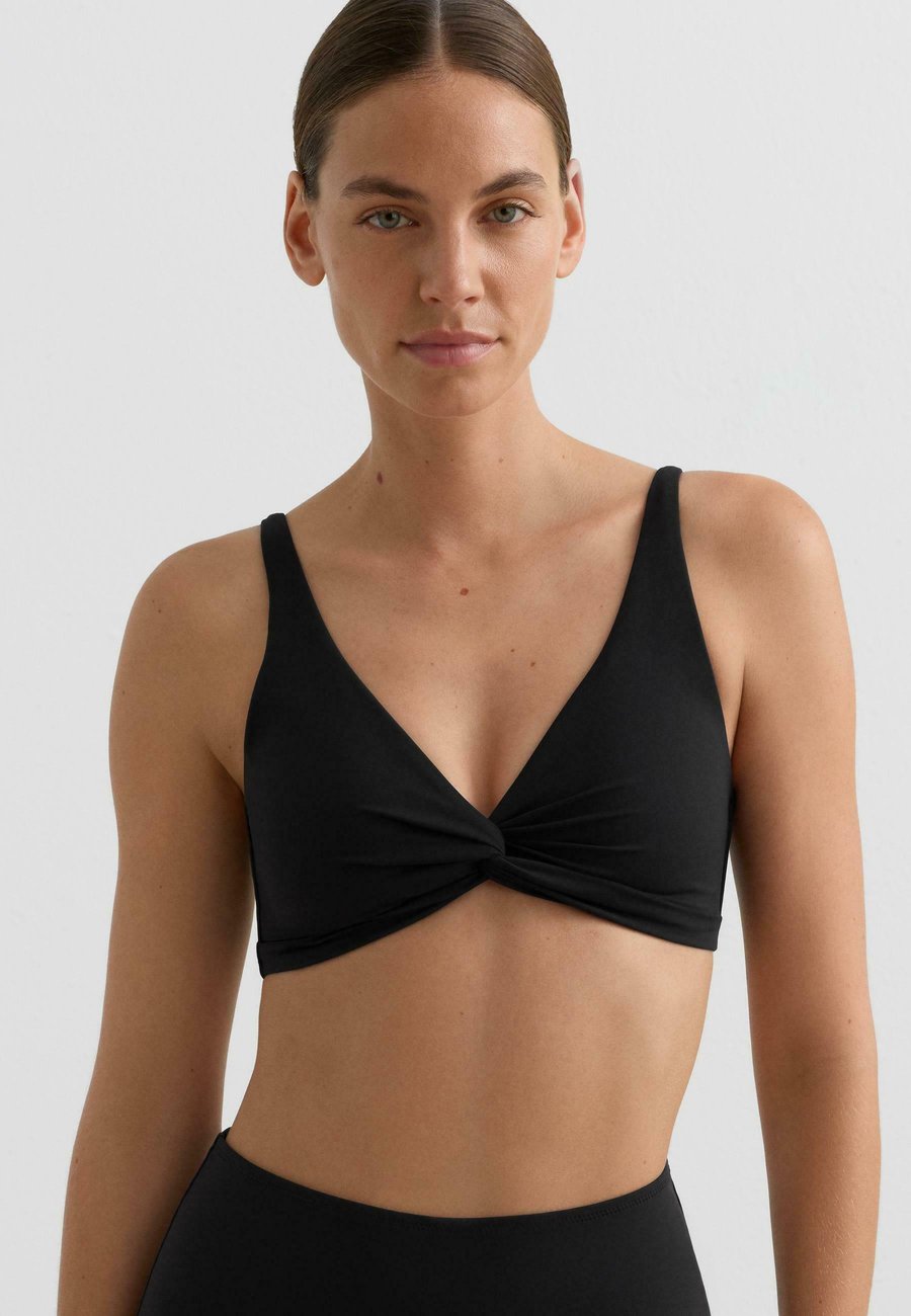 Топ бикини OYSHO SHAPEWEAR-EFFECT KNOT HALTER, Black
Топ бикини OYSHO SHAPEWEAR-EFFECT KNOT HALTER, Black