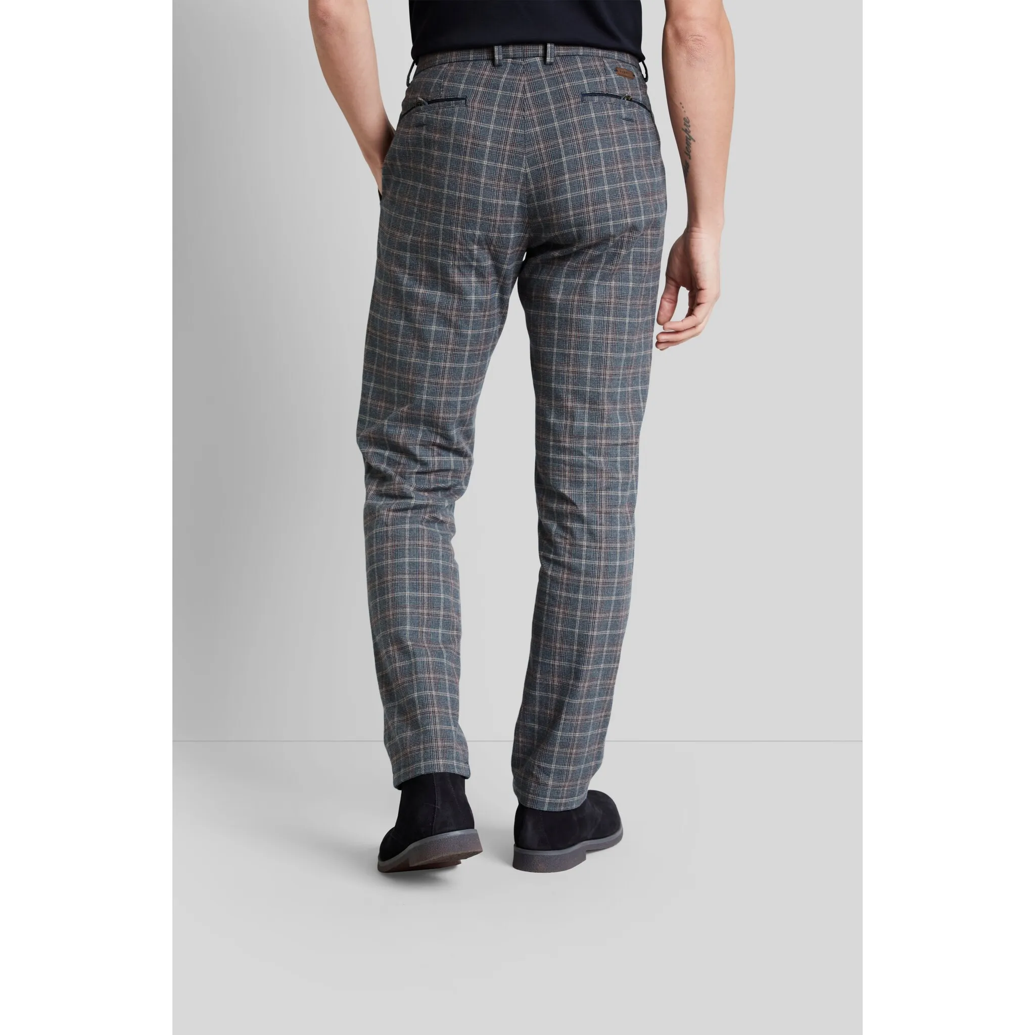 Брюки-чиносы bugatti с классическим клетчатым узором, синий
Брюки-чиносы bugatti с классическим клетчатым узором, синий