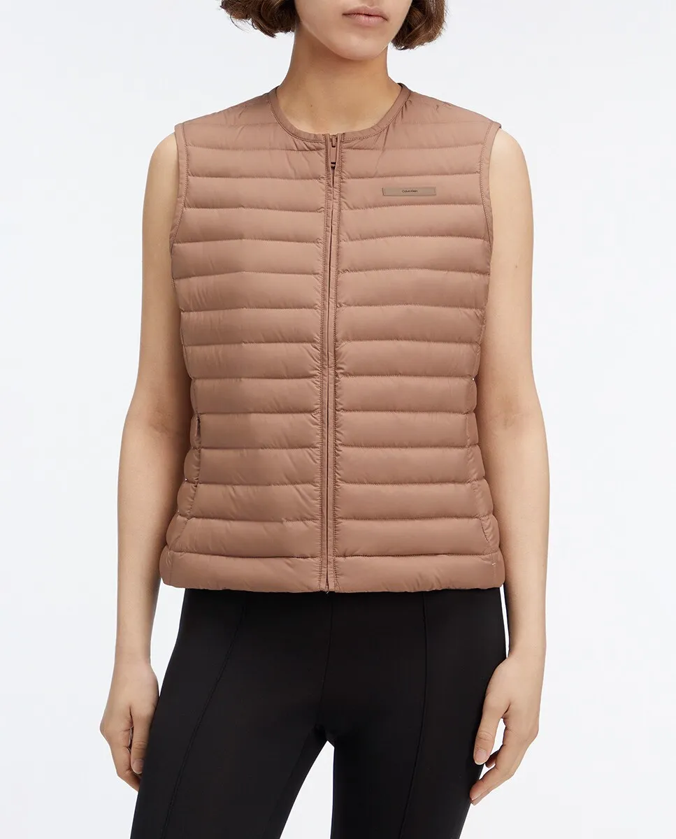 Легкий стеганый жилет женский Calvin Klein, светло-коричневый
Легкий стеганый жилет женский Calvin Klein, светло-коричневый