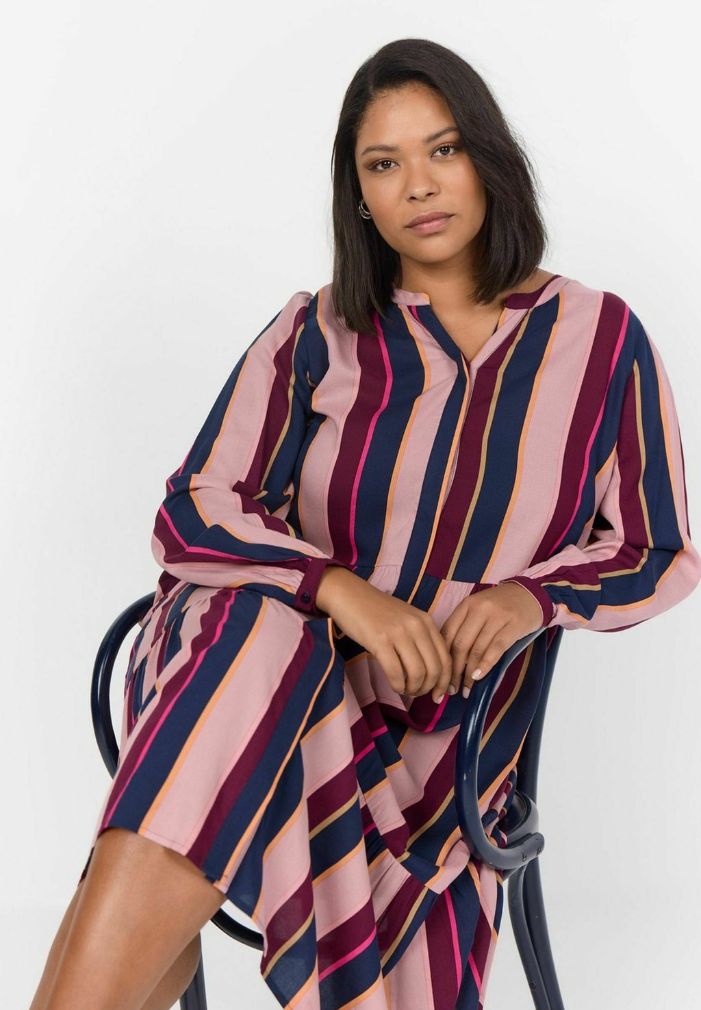 Повседневное платье JOSEPHINE Wasabi Concept, синий
Повседневное платье JOSEPHINE Wasabi Concept, синий