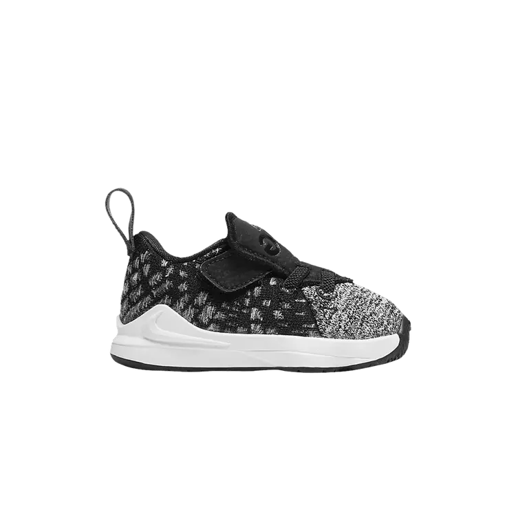 Кроссовки Nike LeBron 17 TD 'Black White', черный
Кроссовки Nike LeBron 17 TD 'Black White', черный