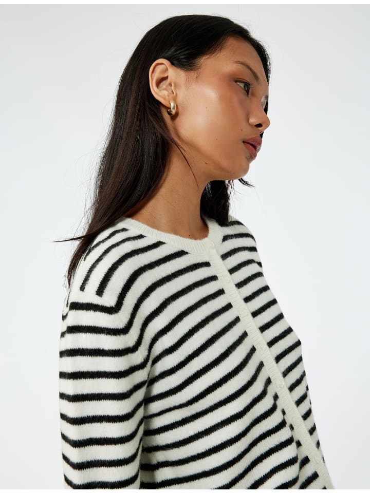 KOTON Кардиганы в полоску цвета экрю
KOTON Кардиганы в полоску цвета экрю