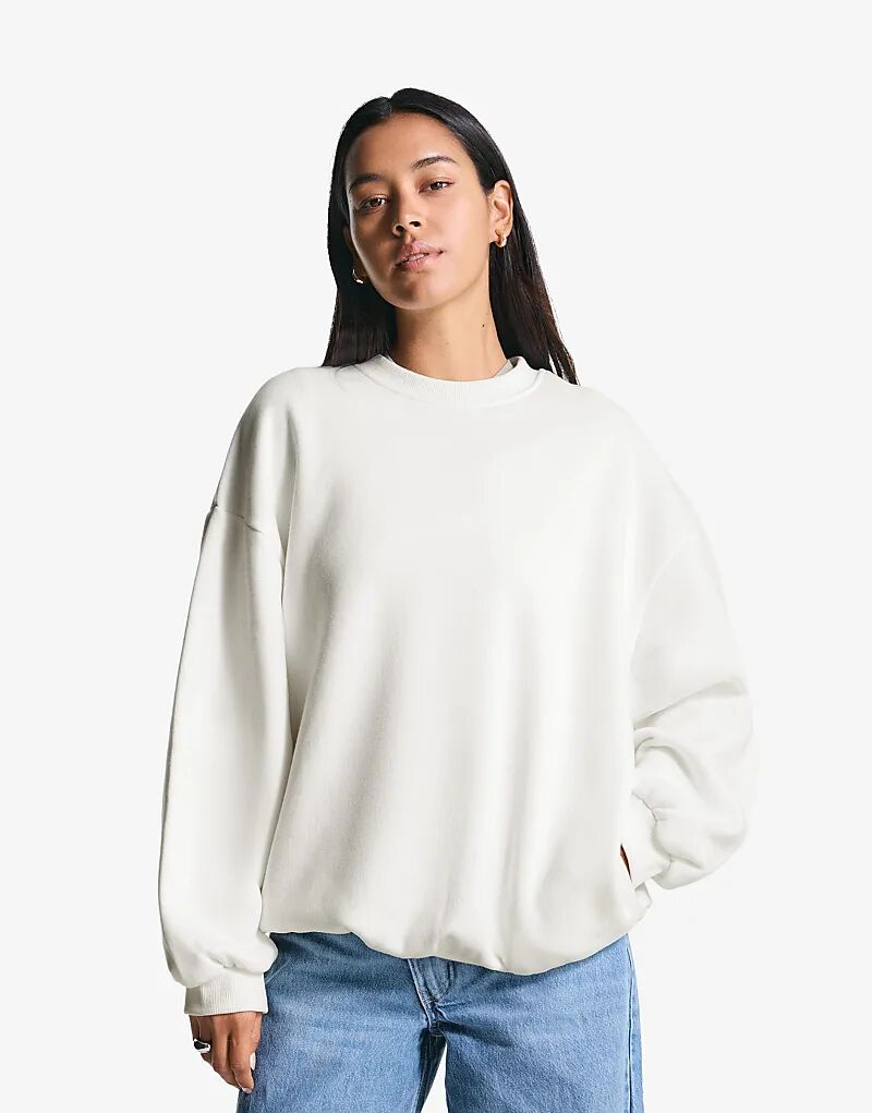 Толстовка Bershka Oversize с карманами белого цвета
Толстовка Bershka Oversize с карманами белого цвета