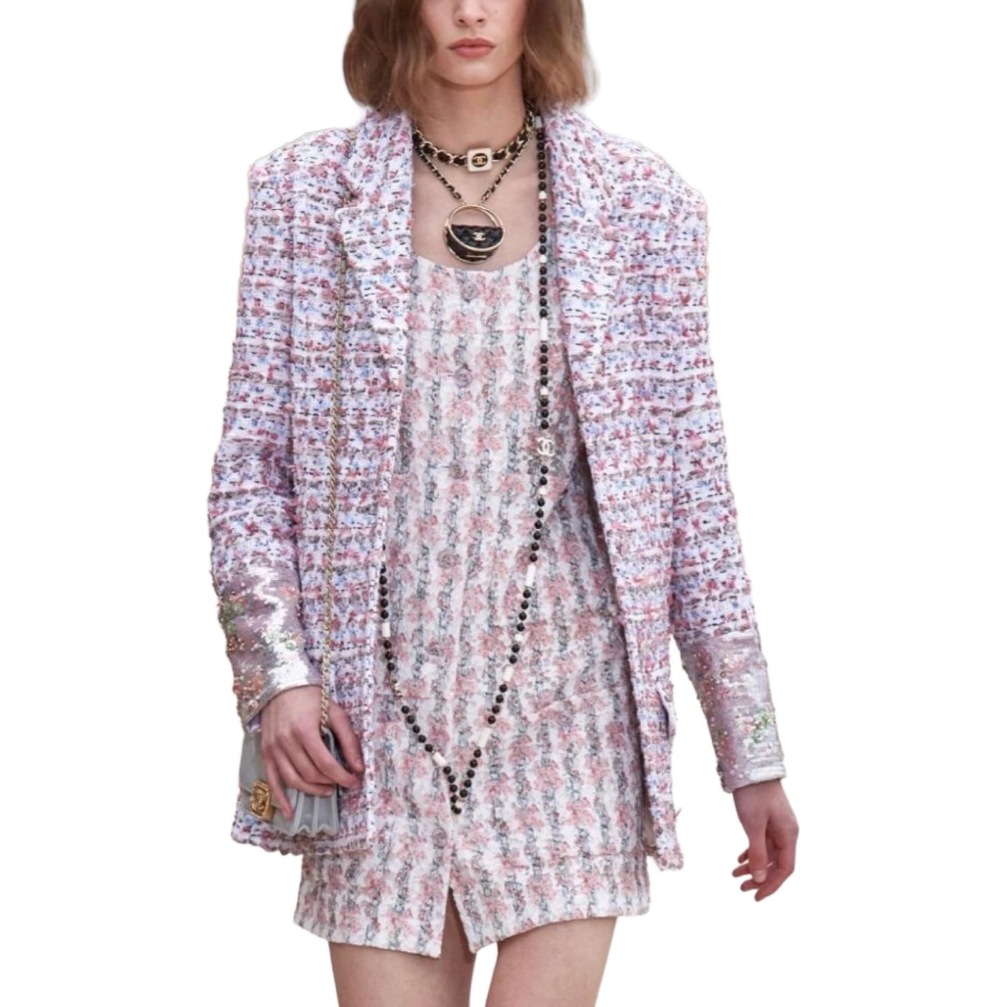 CHANEL Куртка женские pink
CHANEL Куртка женские pink