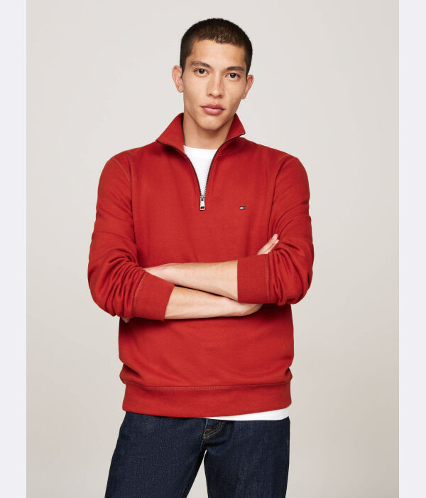 Толстовка Tommy Hilfiger Essential Regular Fit, красный 
Толстовка Tommy Hilfiger Essential Regular Fit, красный