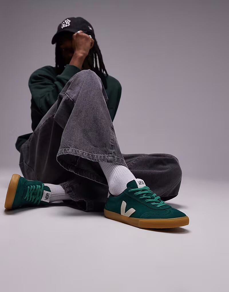 VEJA Кроссовки по волейболу в покере Пьер
VEJA Кроссовки по волейболу в покере Пьер