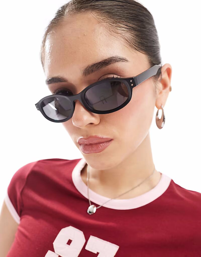 Тонкие круглые солнцезащитные очки AJ Morgan черного цвета
Тонкие круглые солнцезащитные очки AJ Morgan черного цвета