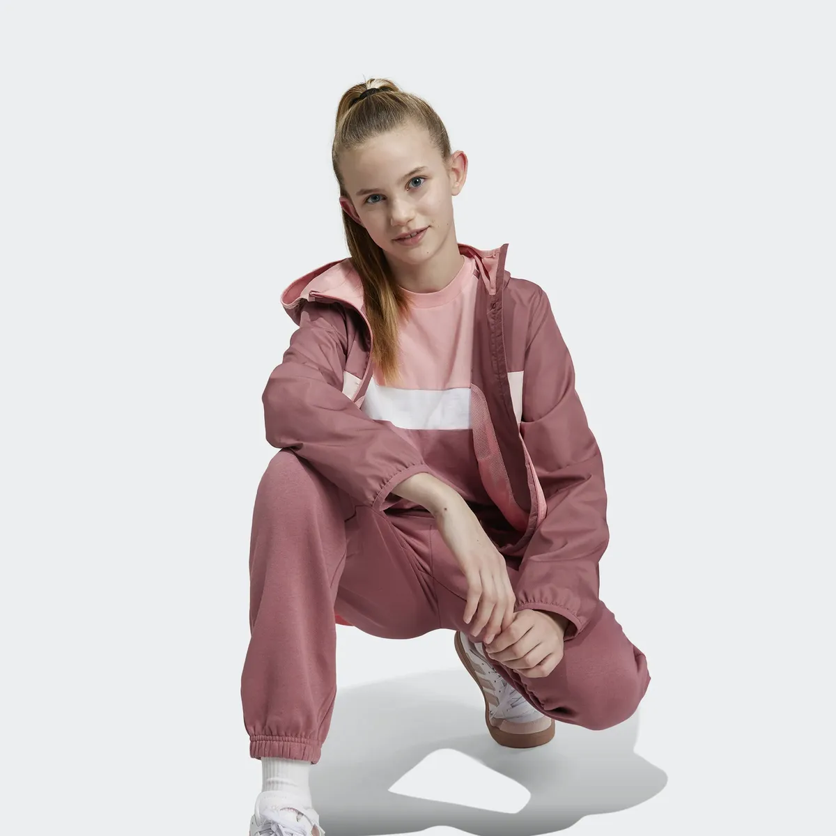 Adidas Sportswear Ветровка "J TIBERIO WB", цвет Preloved Crimson / Sandy Pink / Semi Pink Spark
Adidas Sportswear Ветровка "J TIBERIO WB", цвет Preloved Crimson / Sandy Pink / Semi Pink Spark