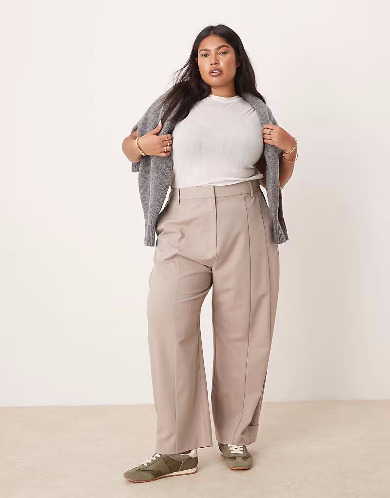 Брюки Curve с петлями в песочном цвете Asos Design
Брюки Curve с петлями в песочном цвете Asos Design