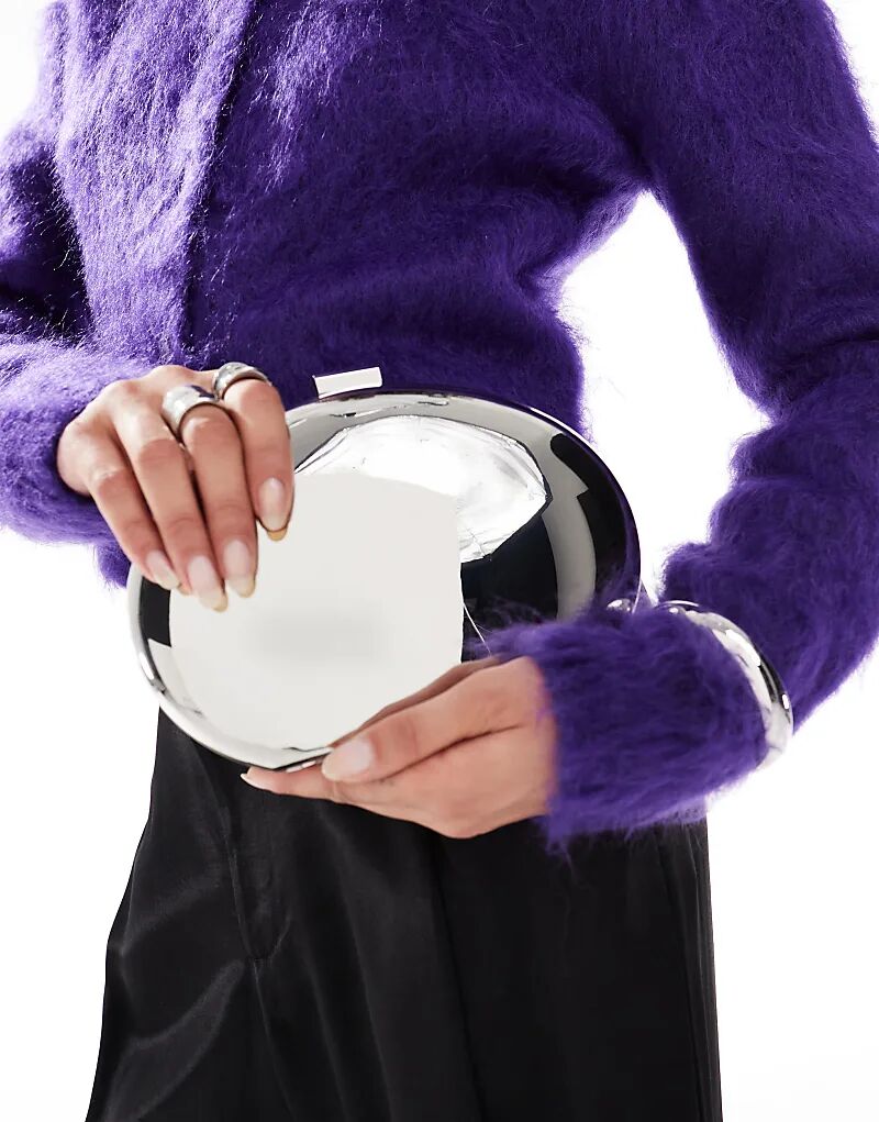 Металлический клатч ASOS DESIGN в твердом корпусе блестящего серебристого цвета с ремешком через плечо
Металлический клатч ASOS DESIGN в твердом корпусе блестящего серебристого цвета с ремешком через плечо