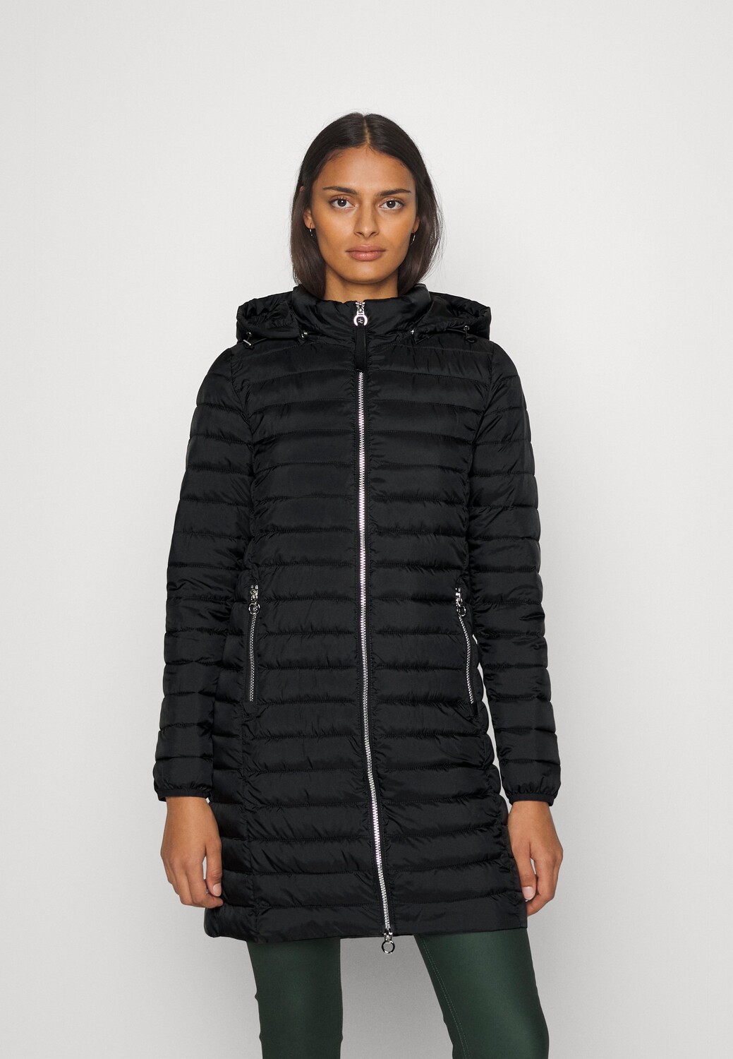 Пальто зимнее s.Oliver, черный
Пальто зимнее s.Oliver, черный