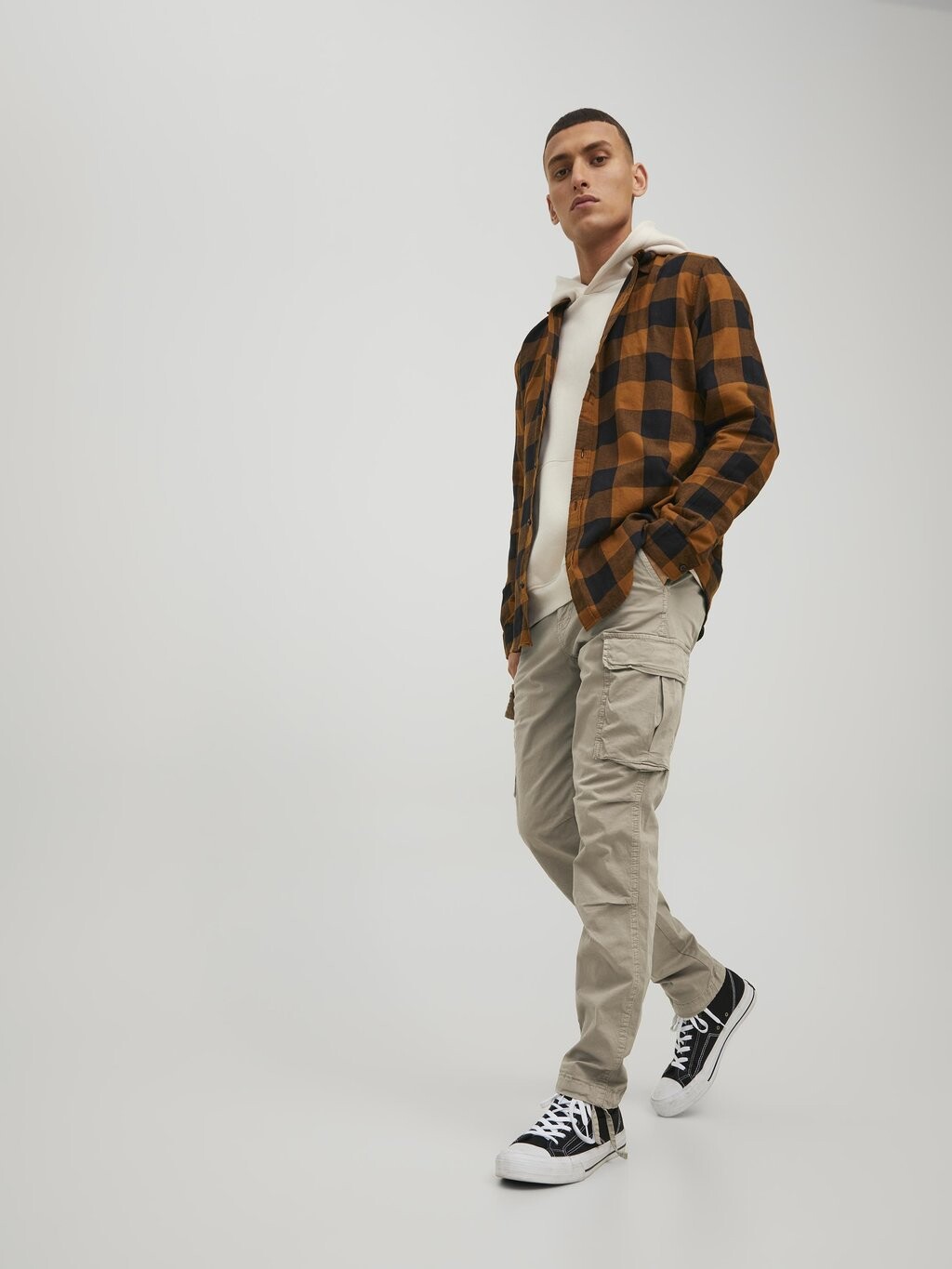 Брюки с боковыми карманами Pstace Tucker Ama Noos Jack & Jones, однотонный с деталями дюны
Брюки с боковыми карманами Pstace Tucker Ama Noos Jack & Jones, однотонный с деталями дюны