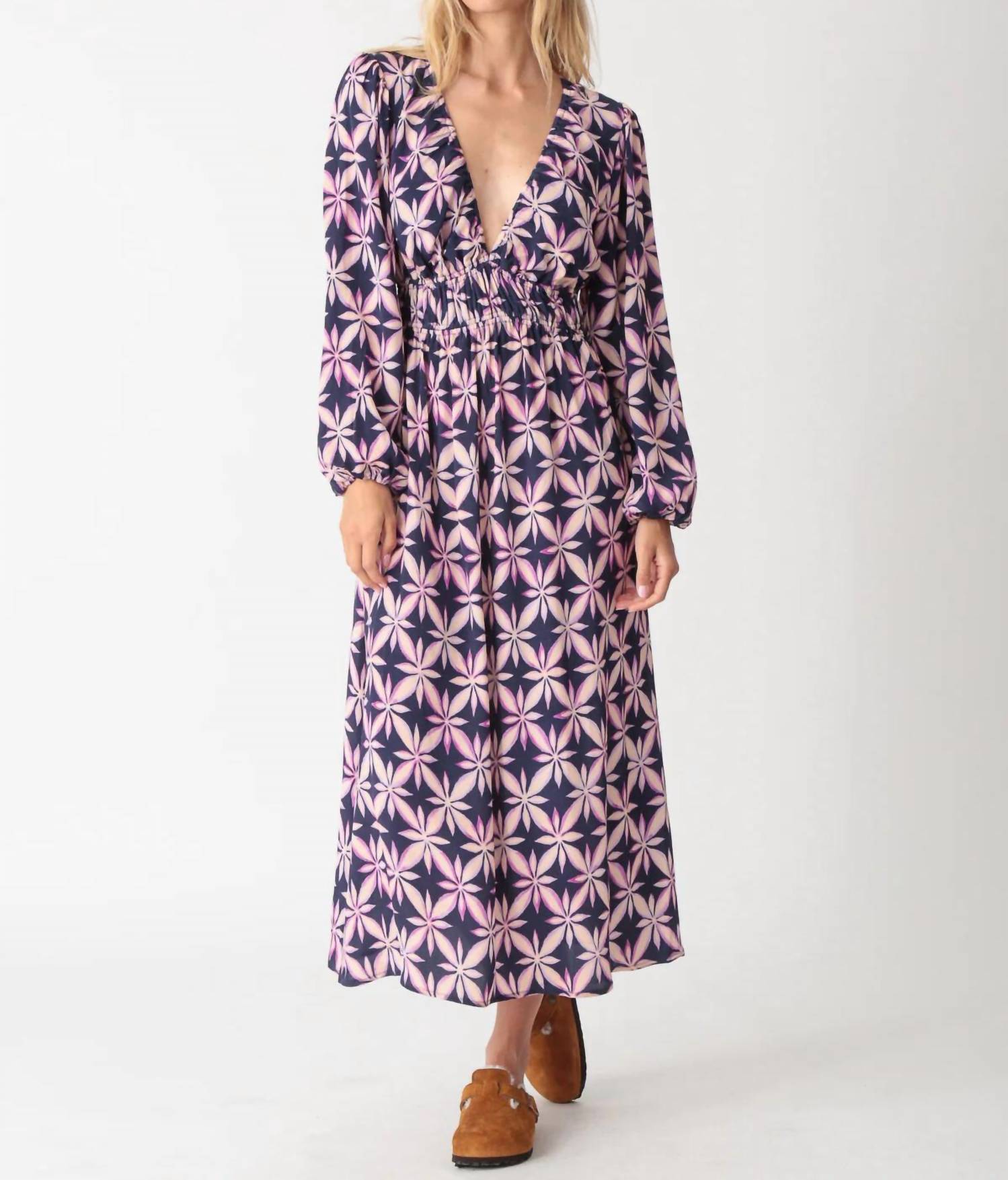 Платье Melody в темно-индиговом цвете Electric & Rose
Платье Melody в темно-индиговом цвете Electric & Rose