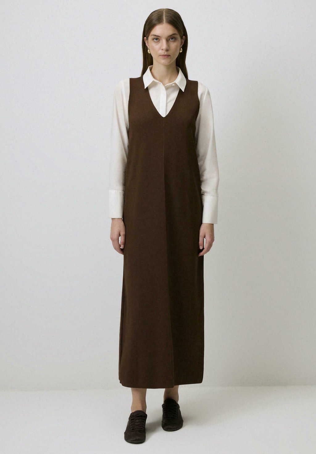 Вязаное платье Touché Privé, коричневый
Вязаное платье Touché Privé, коричневый