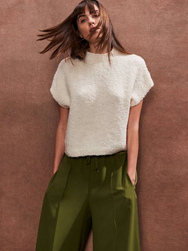 Пушистая трикотажная футболка Ro&Zo, цвет Natural
Пушистая трикотажная футболка Ro&Zo, цвет Natural