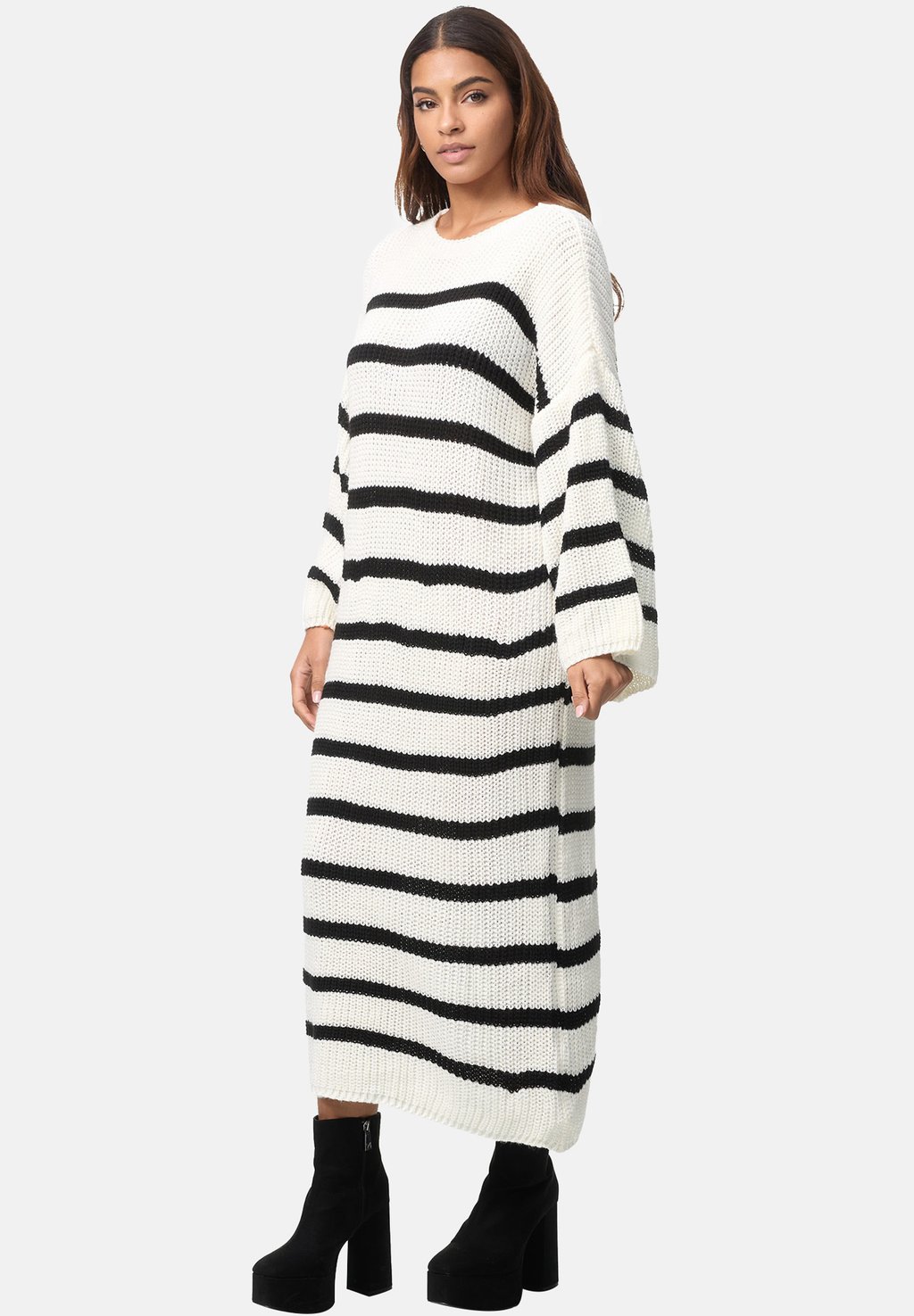 Платье-джемпер Elara, белый
Платье-джемпер Elara, белый