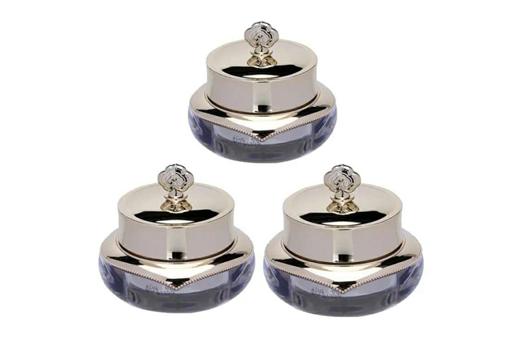 Набор пробников TQDan Flower Offering крем для глаз против морщин, подтягивающий и увлажняющий 5мл*3/8мл*3 The History Of Whoo
Набор пробников TQDan Flower Offering крем для глаз против морщин, подтягивающий и увлажняющий 5мл*3/8мл*3 The History Of Whoo