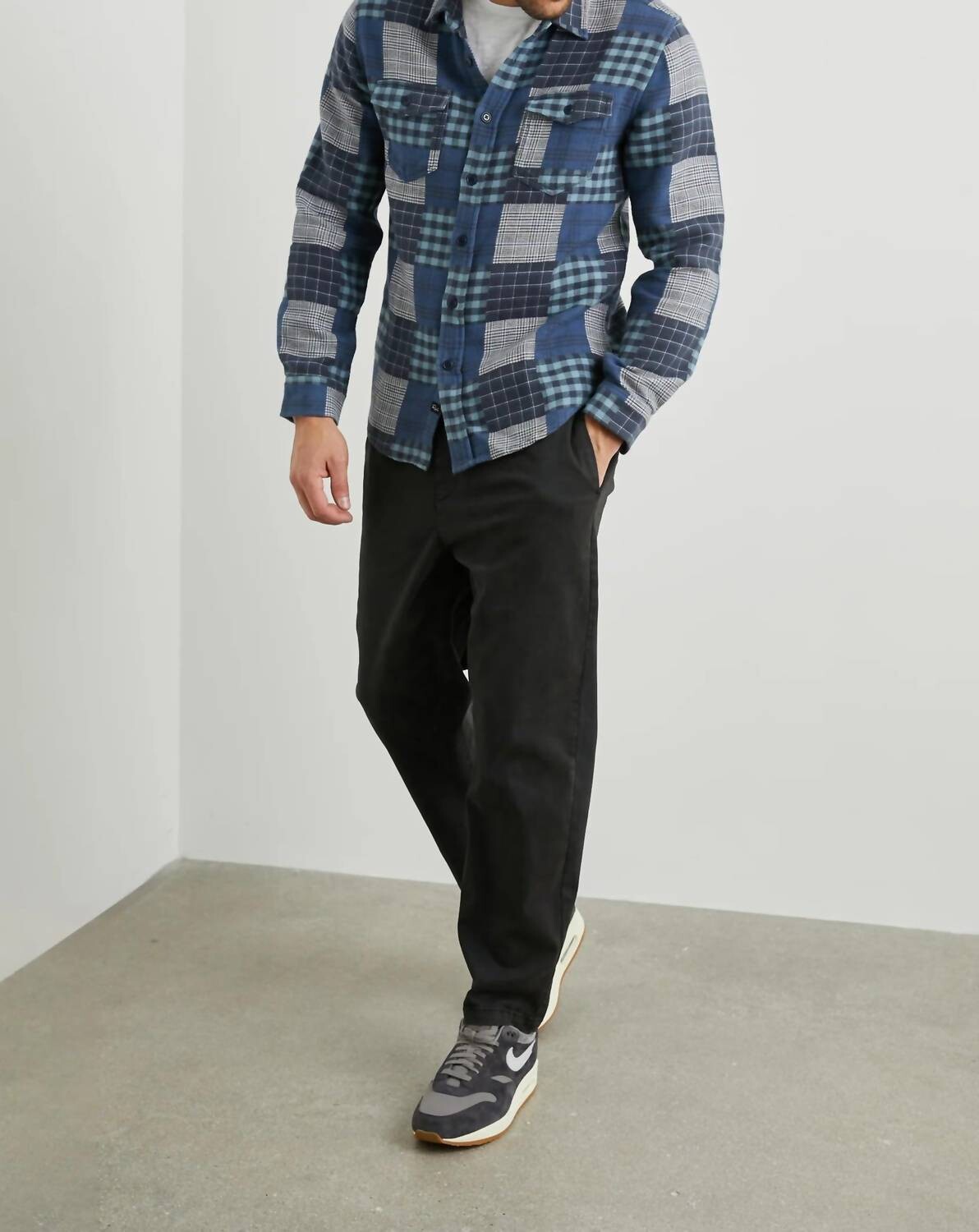 Синяя рубашка на пуговицах Banton в стиле пэчворк Rails
Синяя рубашка на пуговицах Banton в стиле пэчворк Rails