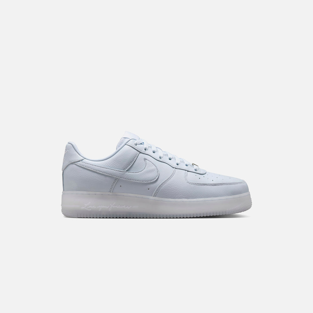 Кроссовки Nike x NOCTA Air Force 1 Low, цвет Palest Purple/Cobalt Tint/Metallic Silver
Кроссовки Nike x NOCTA Air Force 1 Low, цвет Palest Purple/Cobalt Tint/Metallic Silver