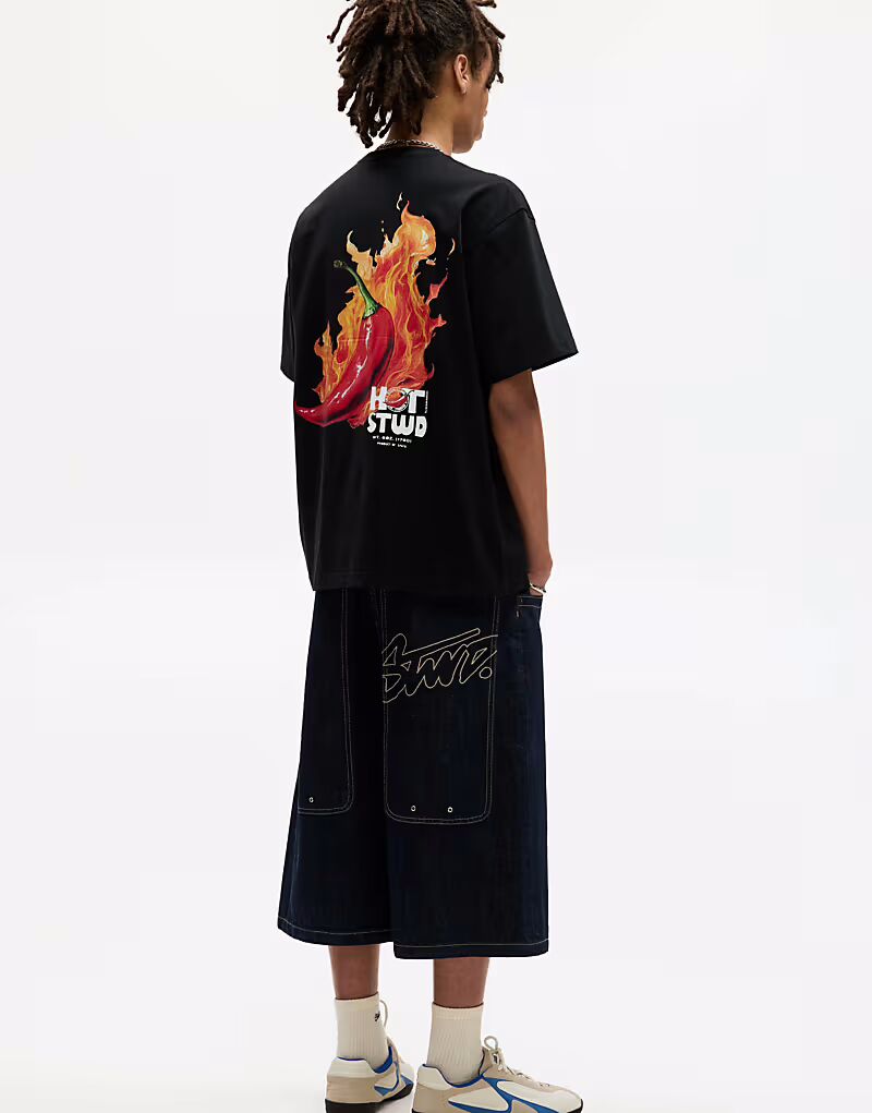 Футболка Pull&Bear с короткими рукавами и принтом чили черного цвета
Футболка Pull&Bear с короткими рукавами и принтом чили черного цвета