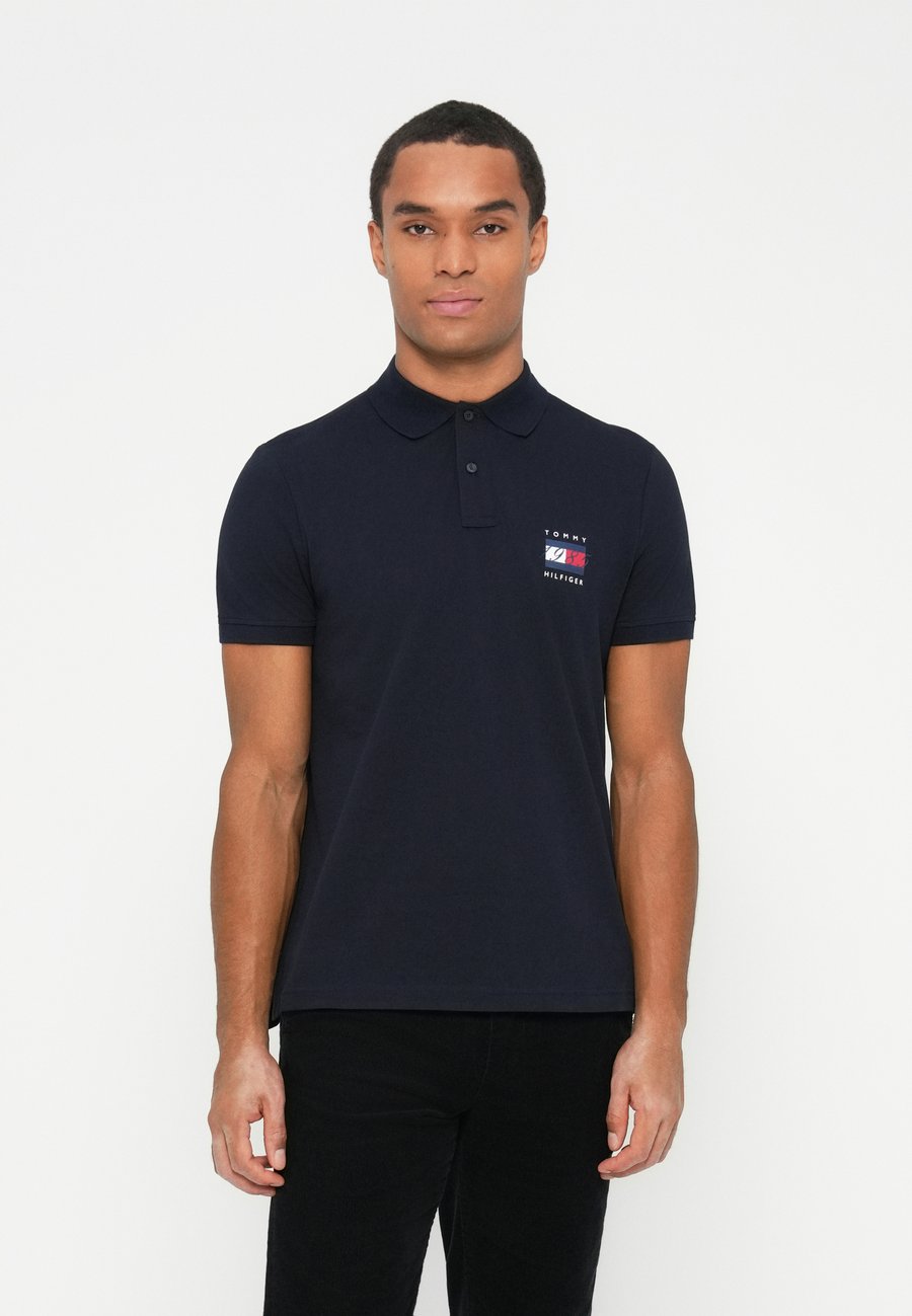 Поло Tommy Hilfiger FLAG GRAPHIC PIQUE POLO, Desert Sky/Dark Blue
Поло Tommy Hilfiger FLAG GRAPHIC PIQUE POLO, Desert Sky/Dark Blue
