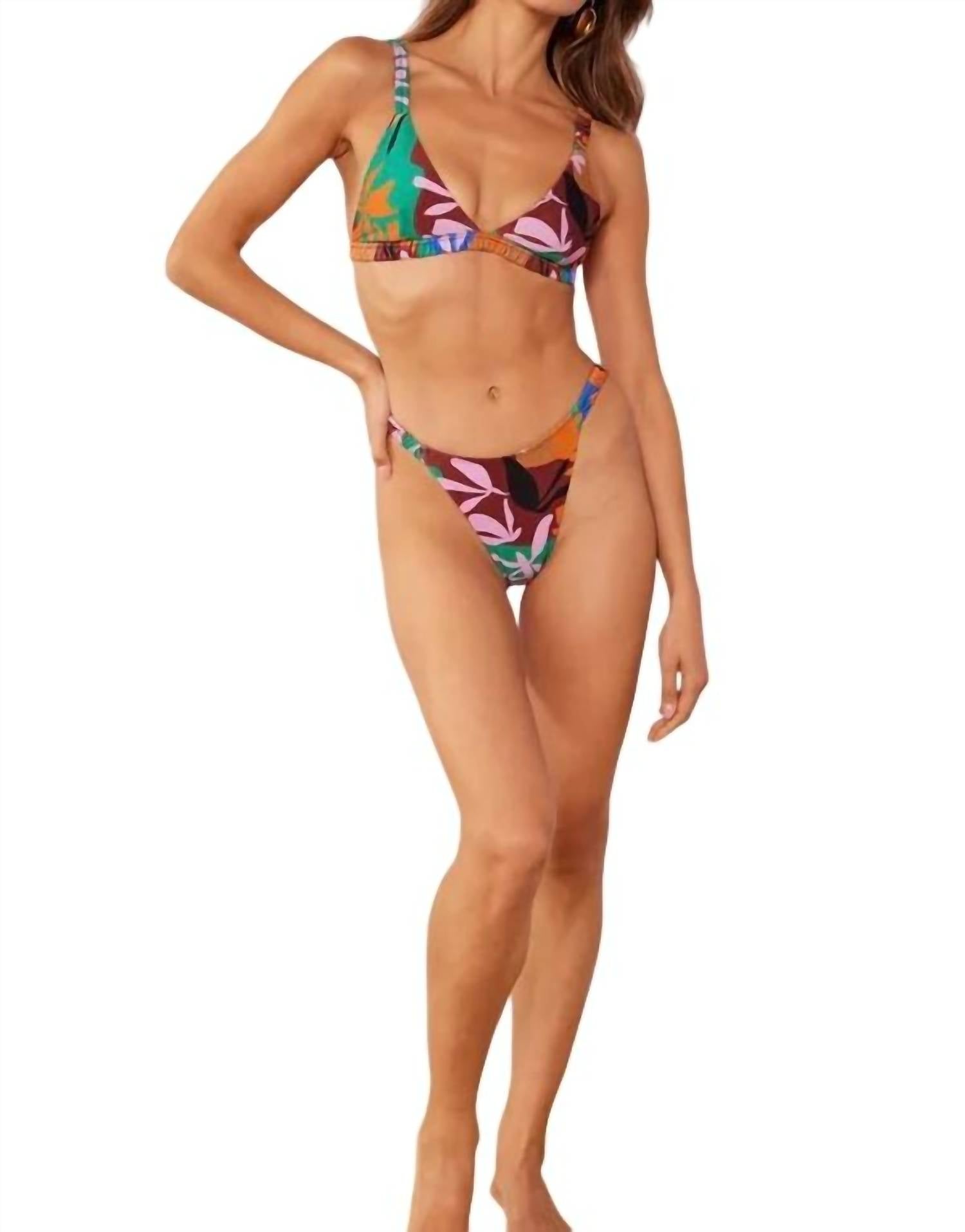 Ananya рюшевые плавки в абстрактном стиле MINKPINK, Abstract
Ananya рюшевые плавки в абстрактном стиле MINKPINK, Abstract