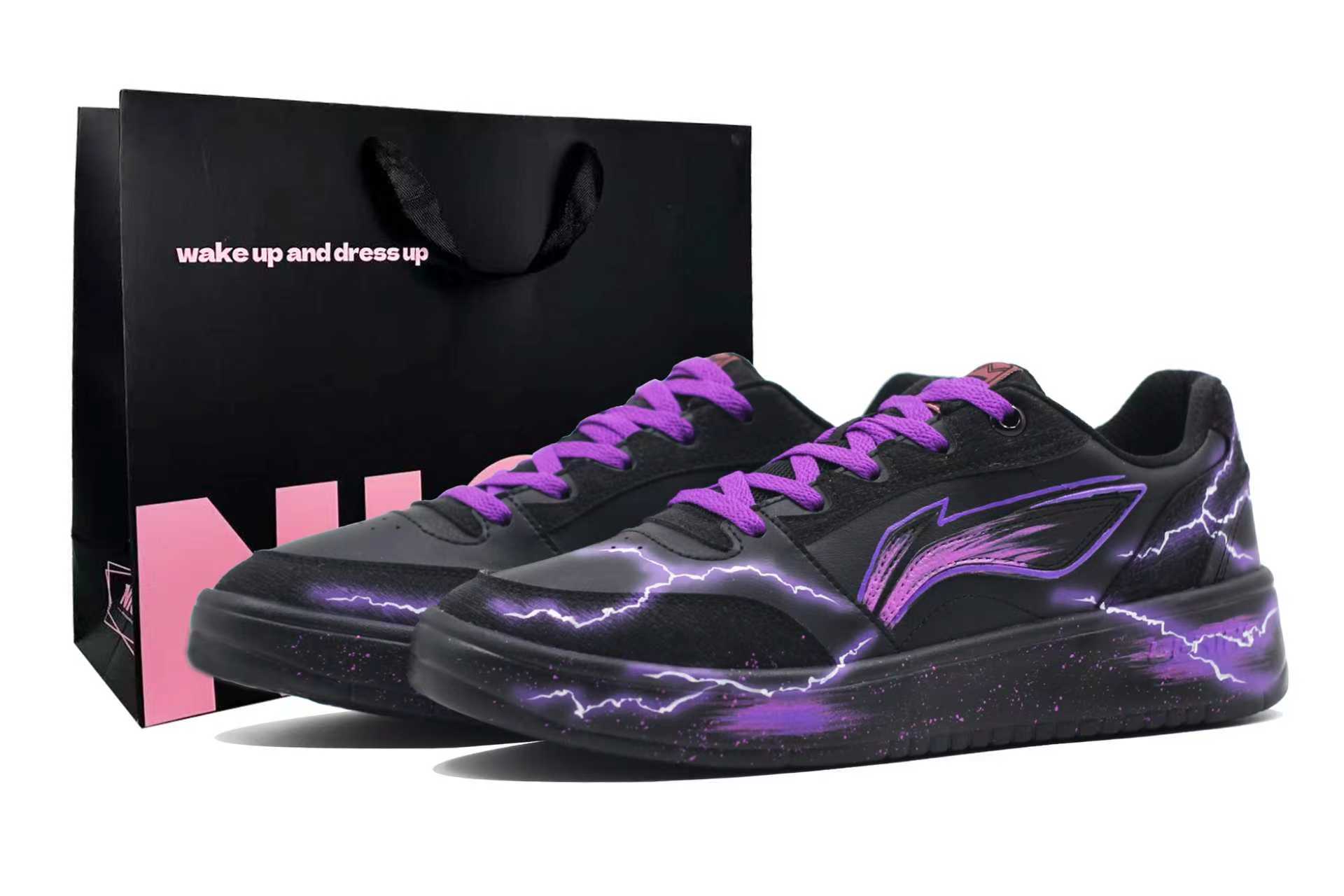 Мужские скейтбордистские кроссовки Li Ning Sycee V3 с износостойкой амортизацией и низким верхом., черный фиолетовый
Мужские скейтбордистские кроссовки Li Ning Sycee V3 с износостойкой амортизацией и низким верхом., черный фиолетовый