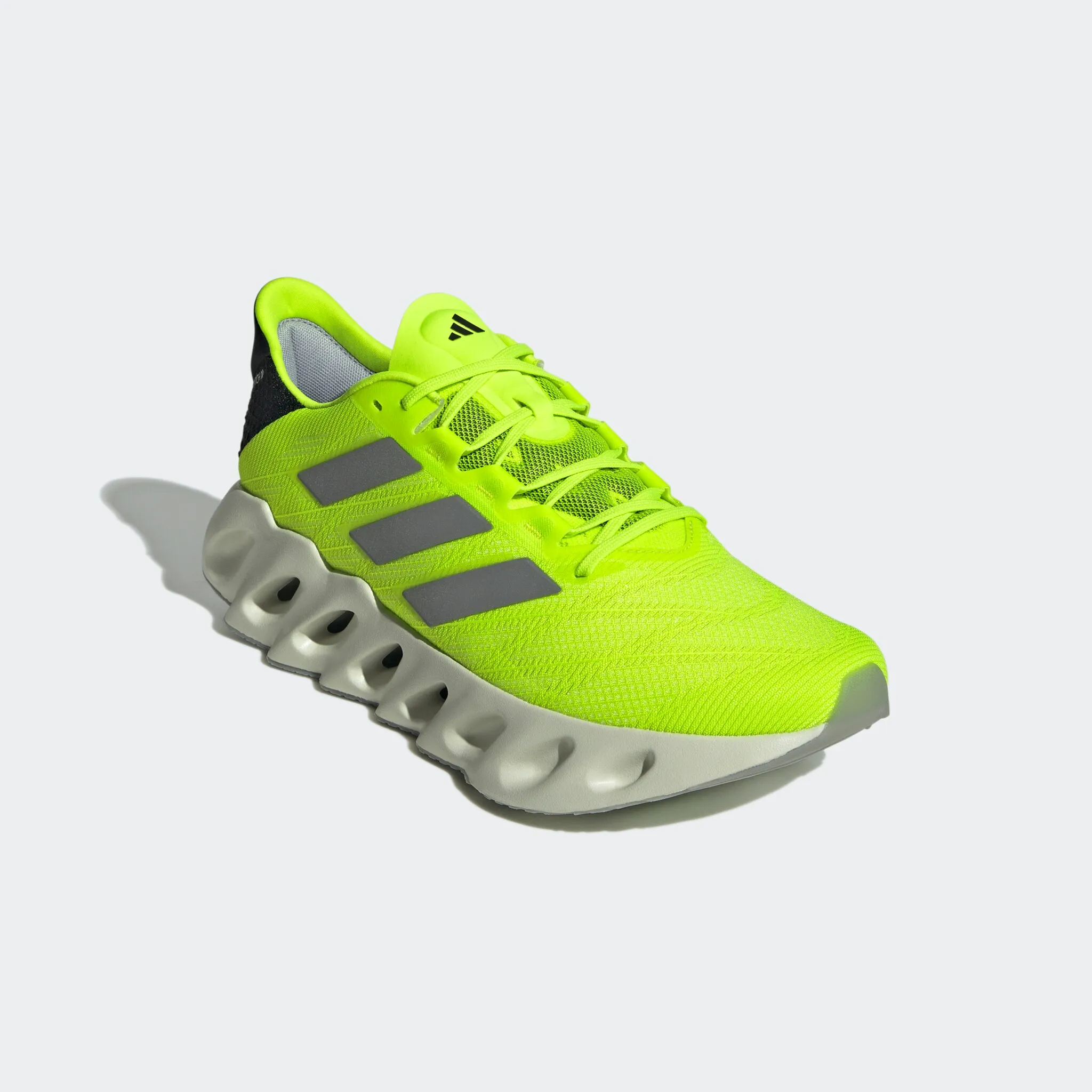 Кроссовки adidas Performance "ADIDAS SWITCH FWD 2", цвет Lucid Lemon / Iron Metallic / Core Black
Кроссовки adidas Performance "ADIDAS SWITCH FWD 2", цвет Lucid Lemon / Iron Metallic / Core Black