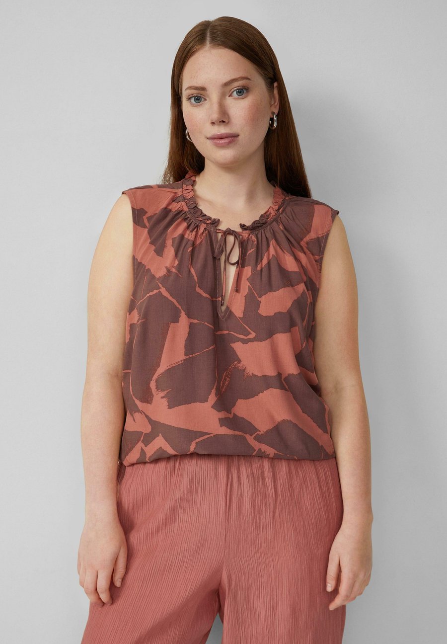 Блуза QS Blouse, Papaya/Mottled Bordeaux
Блуза QS Blouse, Papaya/Mottled Bordeaux