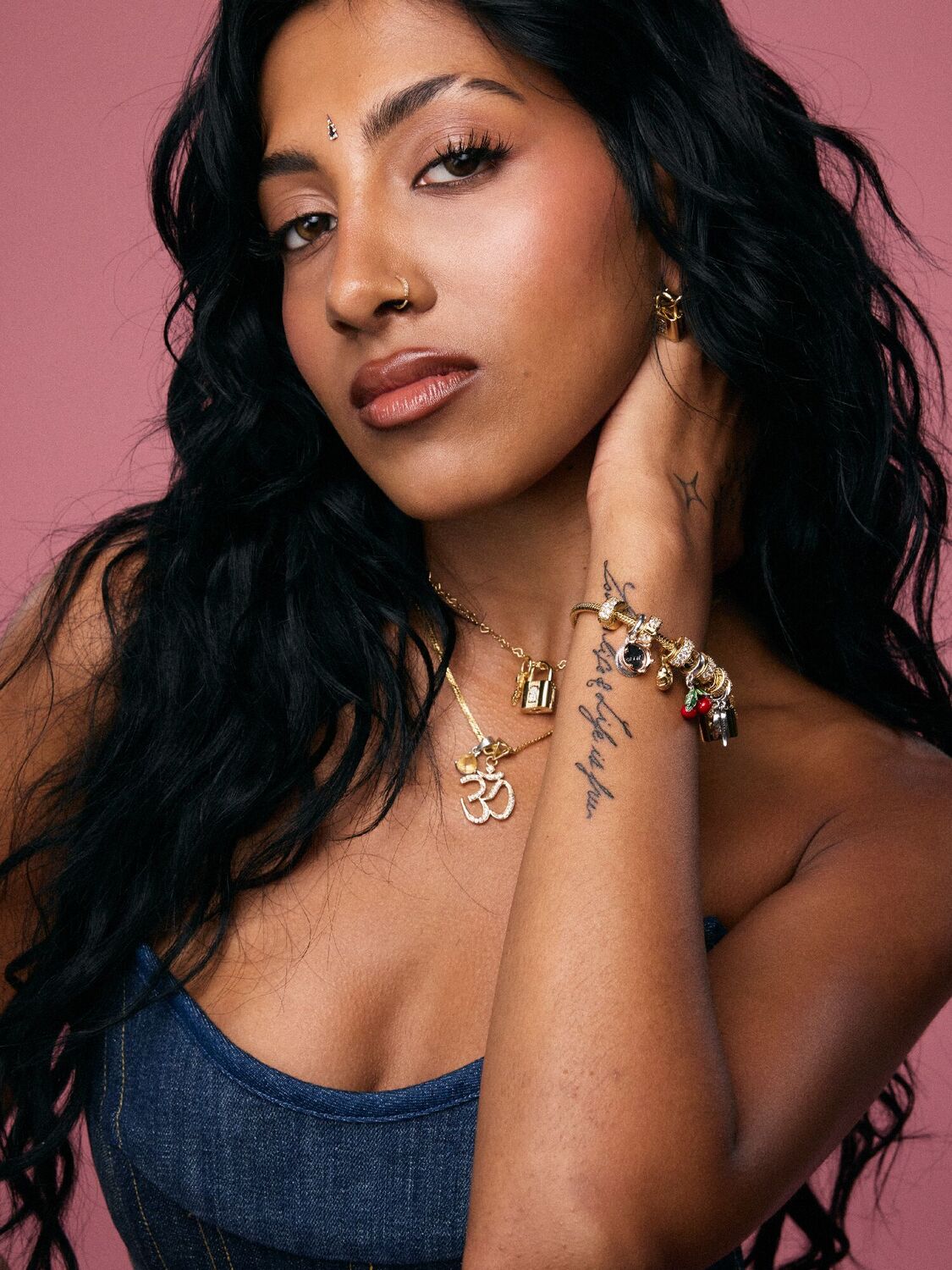 Комплект ожерелий с подвесками Замок и ключ от Лары Pandora
Комплект ожерелий с подвесками Замок и ключ от Лары Pandora