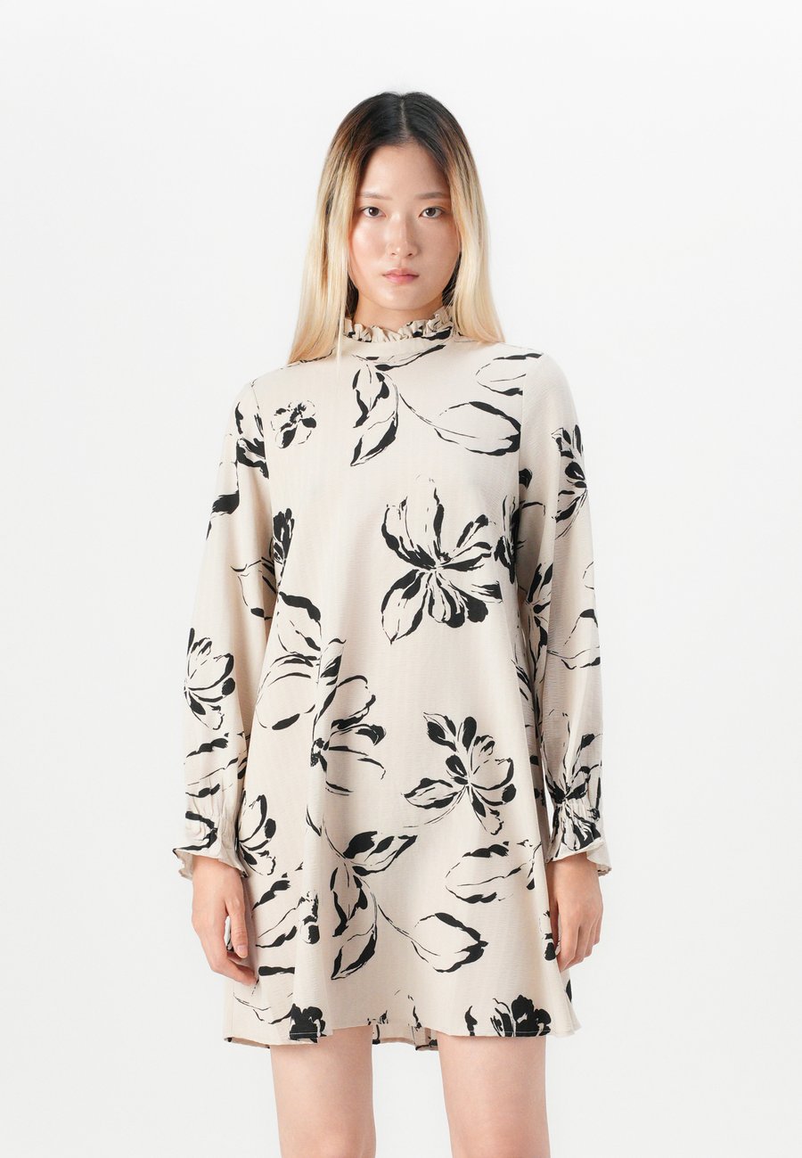 Платье Vero Moda VMGINAS BETINE SHORT DRESS, Pumice Stone/Light Grey
Платье Vero Moda VMGINAS BETINE SHORT DRESS, Pumice Stone/Light Grey