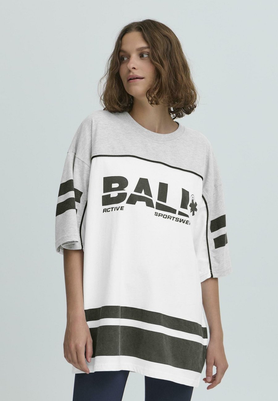 Футболка BALL OZ TEE, Blanc De Blanc/Off-White
Футболка BALL OZ TEE, Blanc De Blanc/Off-White
