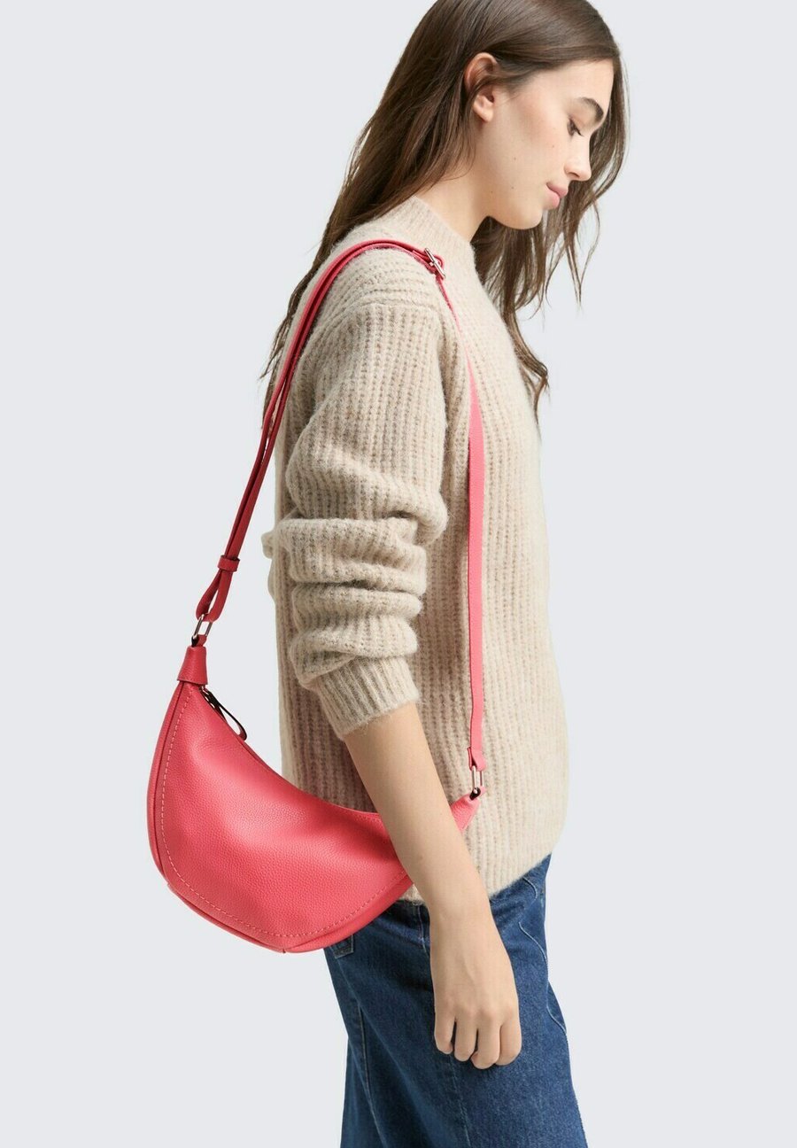 Сумка кросс-боди TOM TAILOR DENIM Cross body bag, Coralle Coral/Coral
Сумка кросс-боди TOM TAILOR DENIM Cross body bag, Coralle Coral/Coral