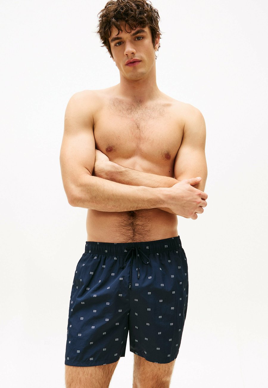 Шорты для плавания Tommy Hilfiger ESSENTIALS MEDIUM DRAWSTRING , Outline Flag Desert Sky/Dark Blue
Шорты для плавания Tommy Hilfiger ESSENTIALS MEDIUM DRAWSTRING , Outline Flag Desert Sky/Dark Blue