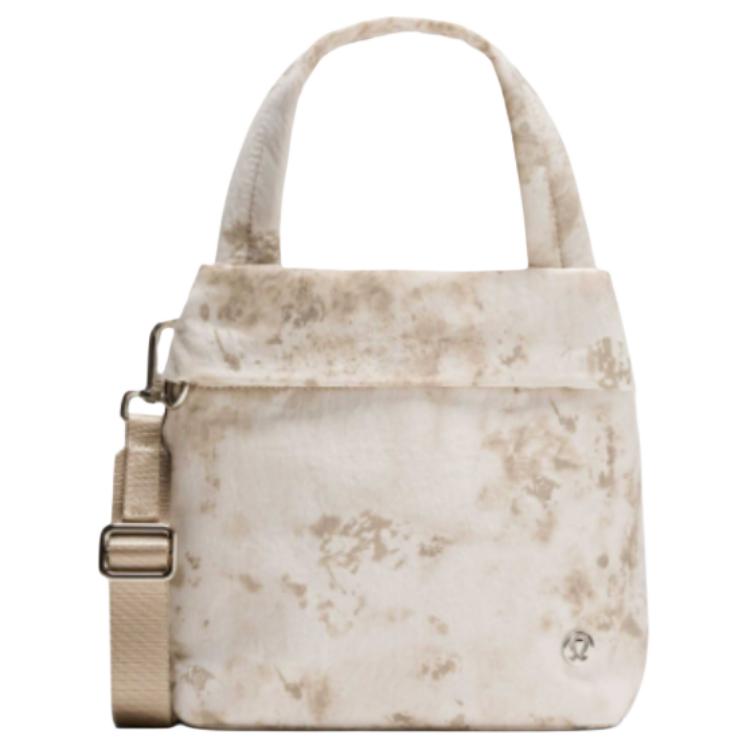 Lululemon Сумка цветочная фактурная дуб коричневая смешанных цветов, Floral Textured Oak Brown Mixed Color
Lululemon Сумка цветочная фактурная дуб коричневая смешанных цветов, Floral Textured Oak Brown Mixed Color