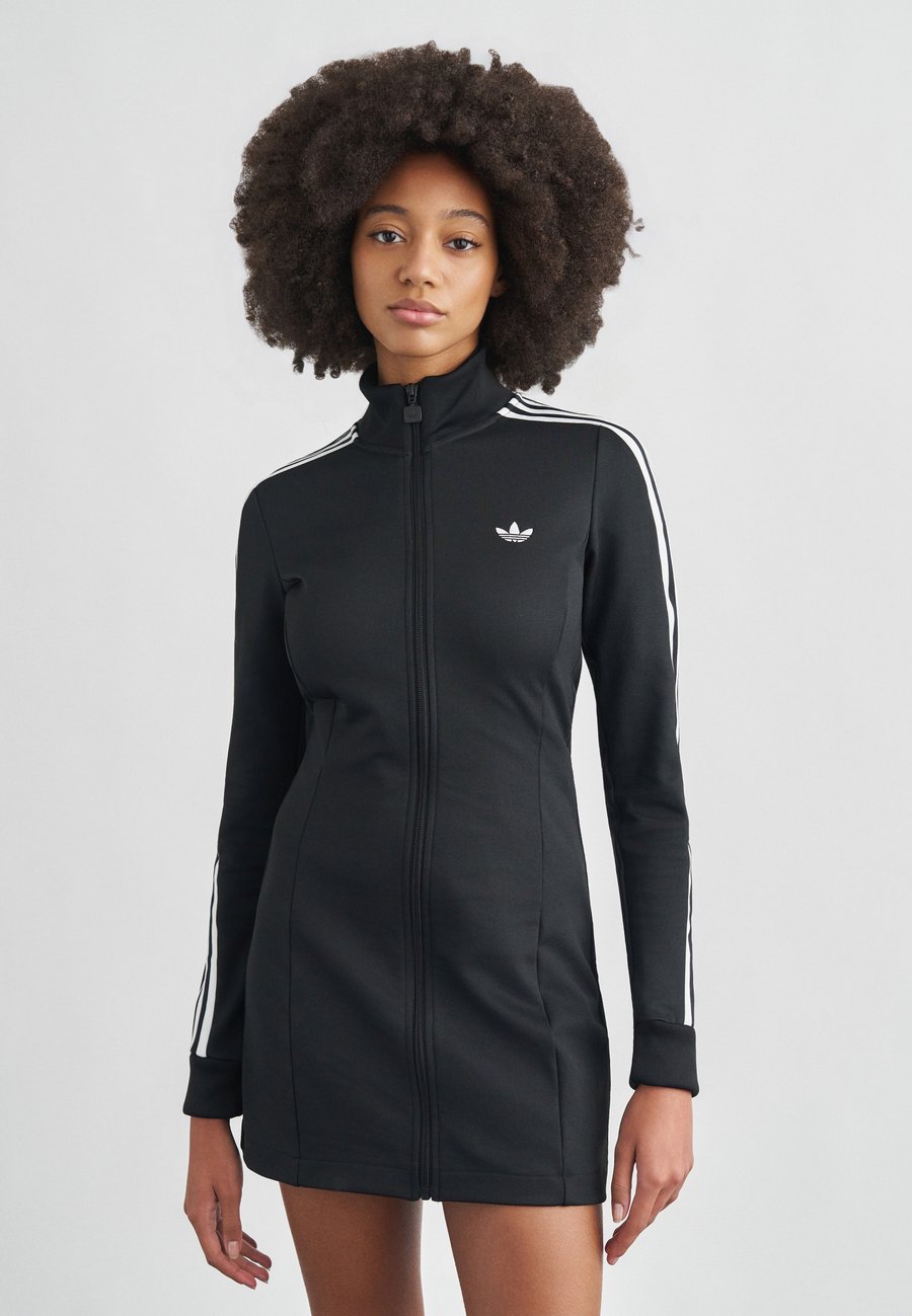 Платье Adidas Originals DRESS, Black/Off White/Black
Платье Adidas Originals DRESS, Black/Off White/Black
