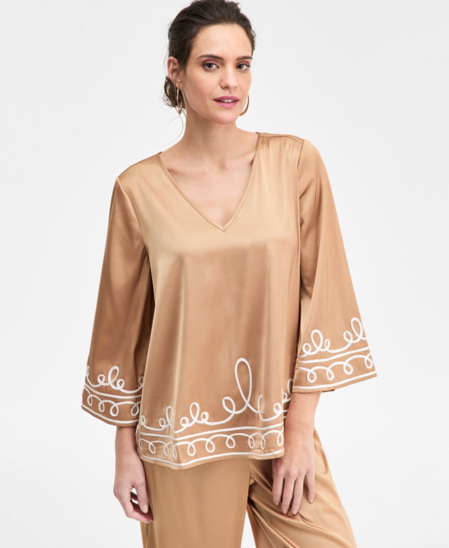 Женская атласная блузка с V-образным вырезом и кружевом сутаж JM Collection, Natural Camel
Женская атласная блузка с V-образным вырезом и кружевом сутаж JM Collection, Natural Camel