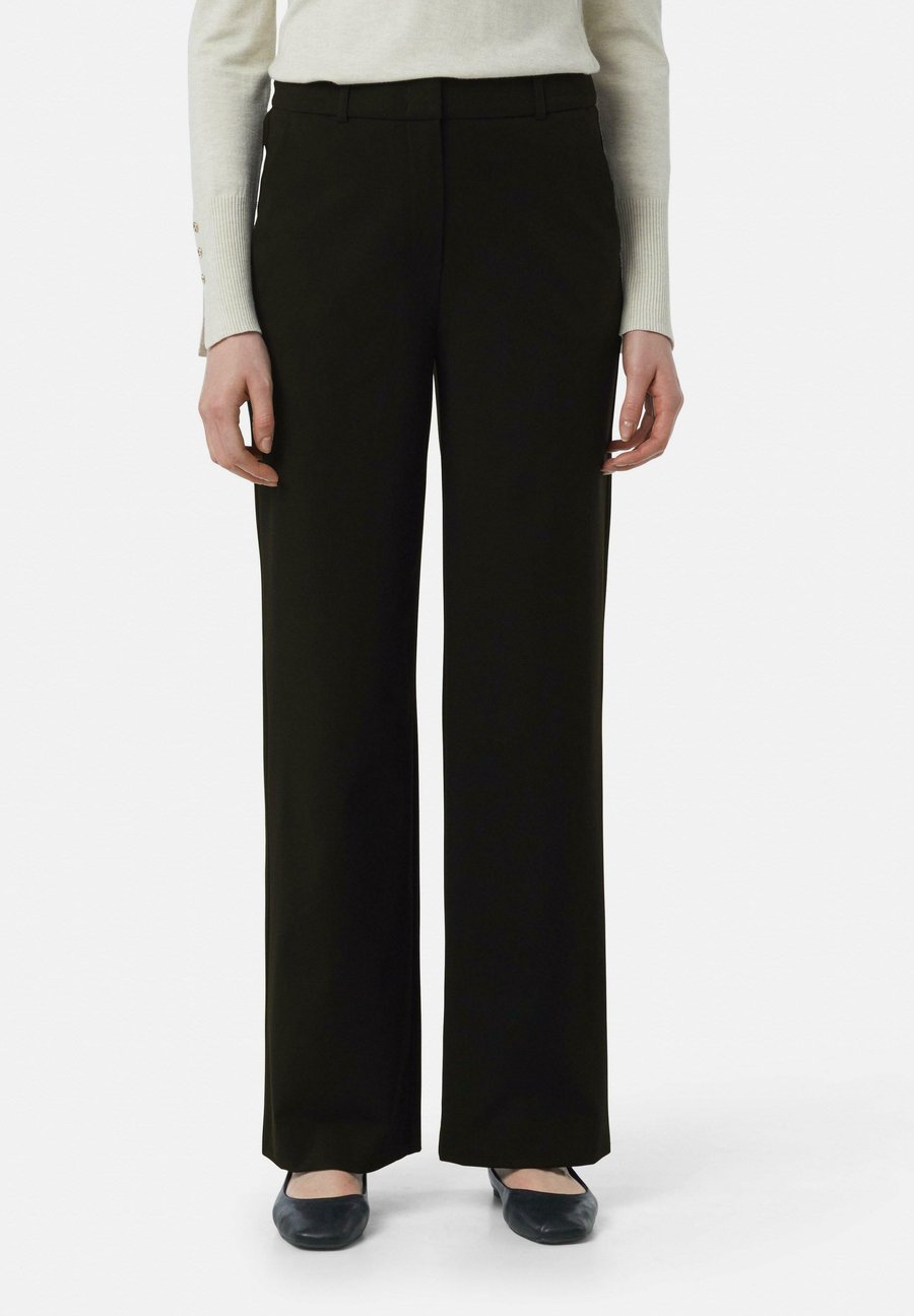 Брюки comma MARLENE IM RELAXED FIT UND GÜRTELSCHLAUFEN, Schwarz/Black
Брюки comma MARLENE IM RELAXED FIT UND GÜRTELSCHLAUFEN, Schwarz/Black