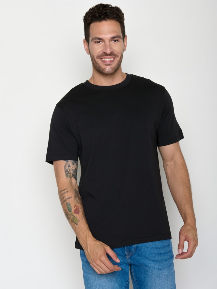 Базовая черная футболка GreenBomb
Базовая черная футболка GreenBomb