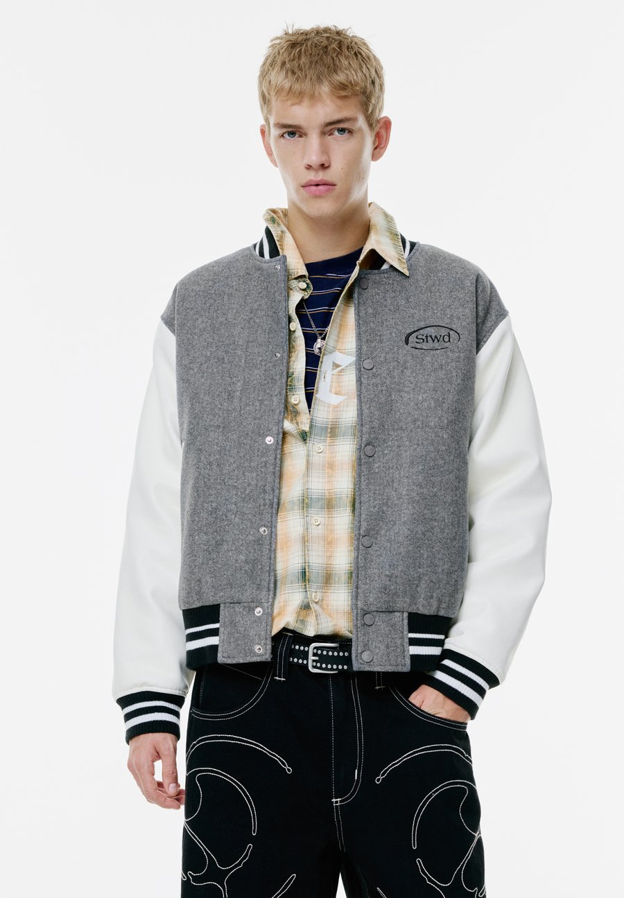Куртка PULL&BEAR EMBROIDERED VARSITY, Grey
Куртка PULL&BEAR EMBROIDERED VARSITY, Grey
