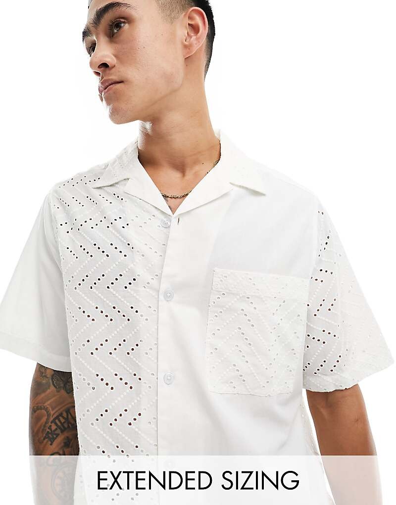ASOS DESIGN – Белая рубашка повседневного кроя с короткими рукавами, английской вышивкой и воротником с лацканами
ASOS DESIGN – Белая рубашка повседневного кроя с короткими рукавами, английской вышивкой и воротником с лацканами