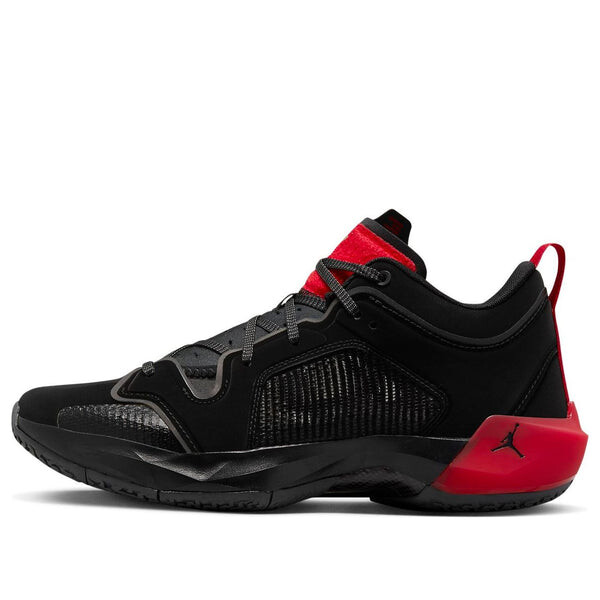 Кроссовки 37 низкие Air Jordan, черный
Кроссовки 37 низкие Air Jordan, черный