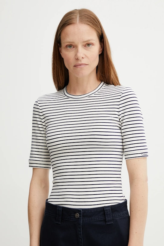 Футболка Calvin Klein, бежевый
Футболка Calvin Klein, бежевый