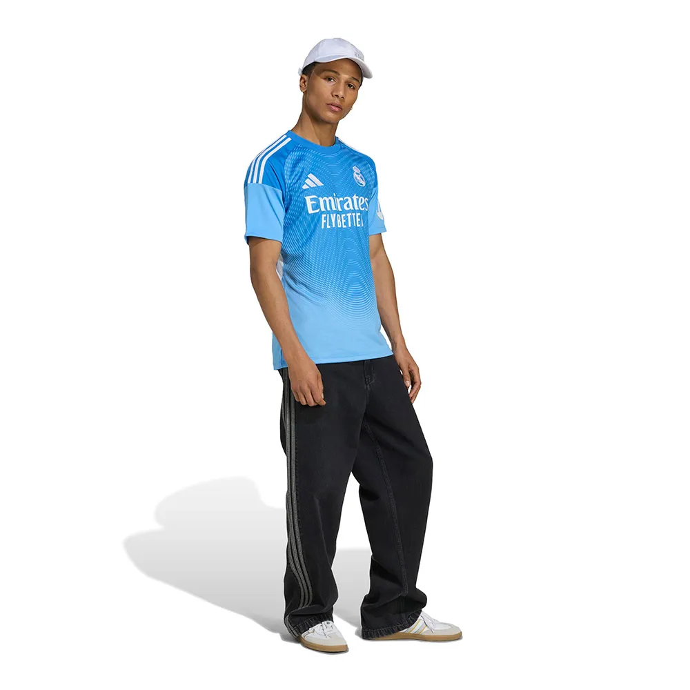 Футболка с коротким рукавом adidas Real Madrid 25/26 goalkeeper home, синий
Футболка с коротким рукавом adidas Real Madrid 25/26 goalkeeper home, синий