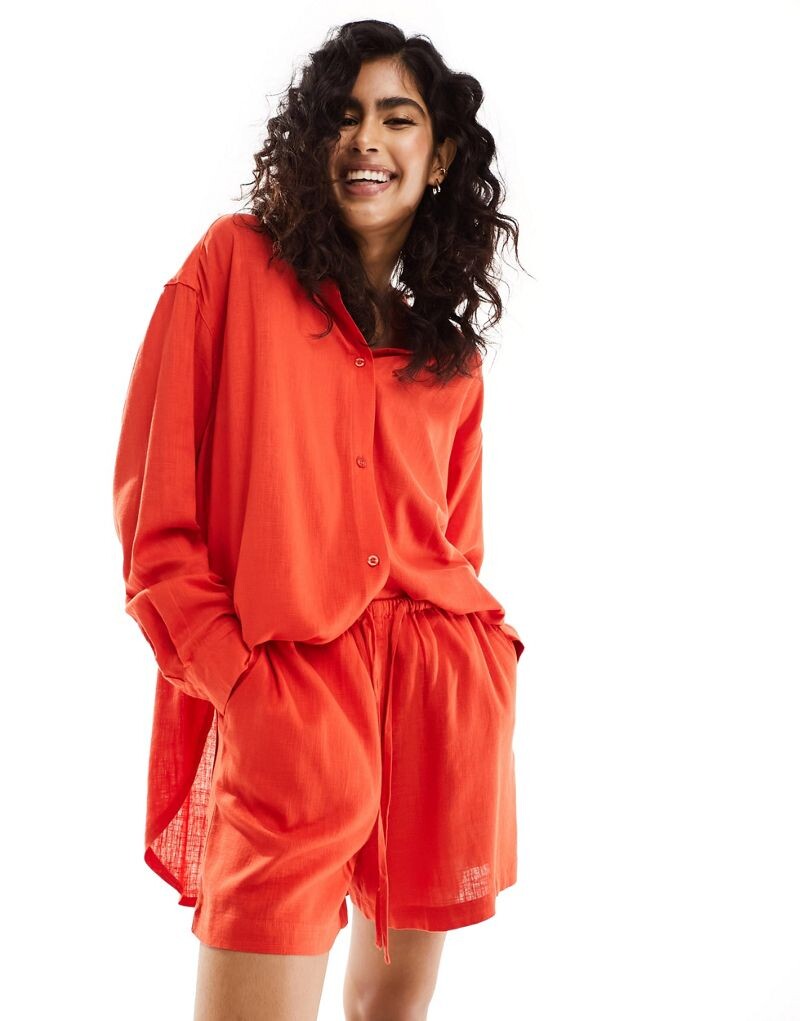 ASOS DESIGN – красные шорты из смесового льна без застежки 
ASOS DESIGN – красные шорты из смесового льна без застежки