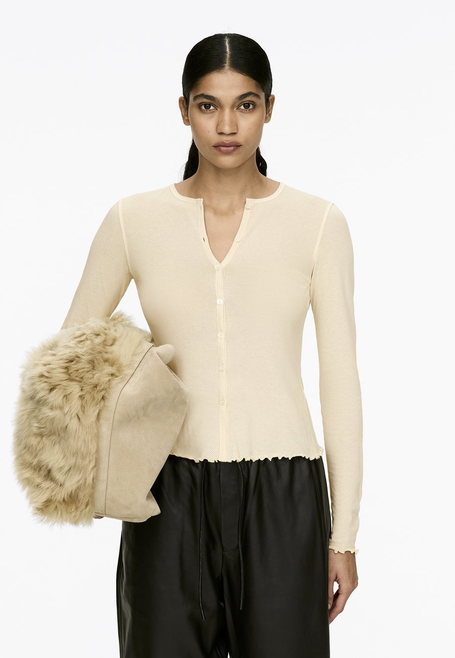Кардиган ARKET Cardigan, Off White/Off-White
Кардиган ARKET Cardigan, Off White/Off-White