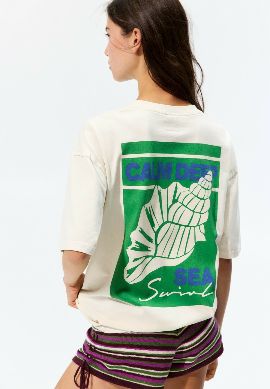 Футболка PULL&BEAR SEASHELL, Beige
Футболка PULL&BEAR SEASHELL, Beige