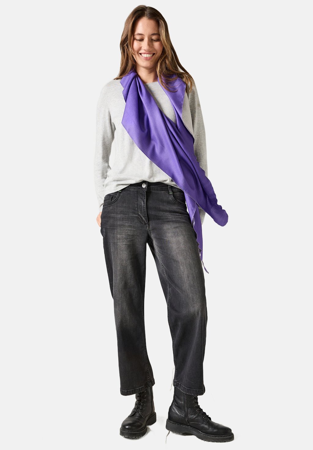 Шарф Cecil, фиолетовый
Шарф Cecil, фиолетовый